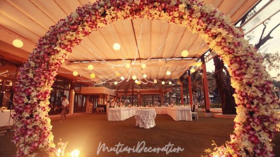 Dekorasi Indoor Pernikahan Elegan dan Berkesan