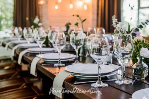 Dekorasi Indoor Simple untuk Pernikahan yang Elegan dan Berkesan