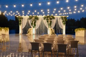 Dekorasi Pelaminan Outdoor Inspirasi Elegan untuk Pernikahan Impian