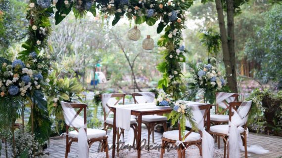 Dekorasi Pernikahan Outdoor Sederhana yang Elegan