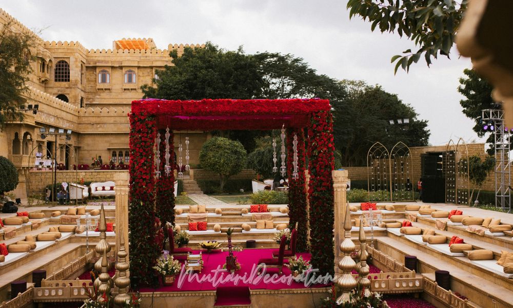 Dekorasi Pernikahan Outdoor Simple untuk Momen Berkesan