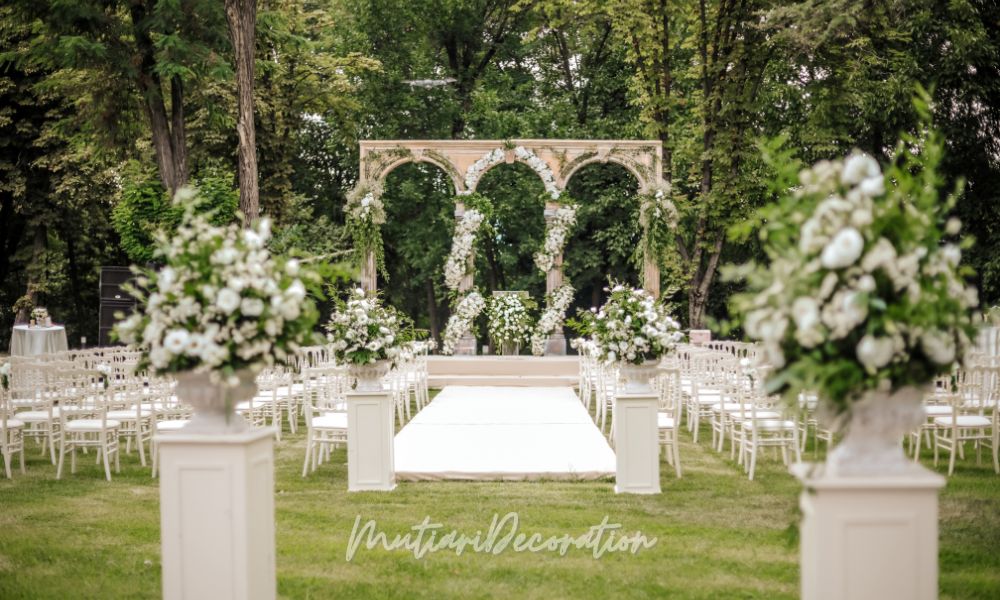 Dekorasi Wedding Outdoor Sederhana yang Elegan dan Berkesan